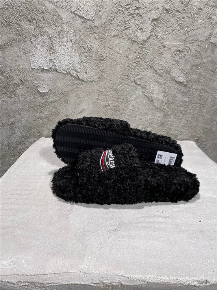 BLCG SLIPPERS