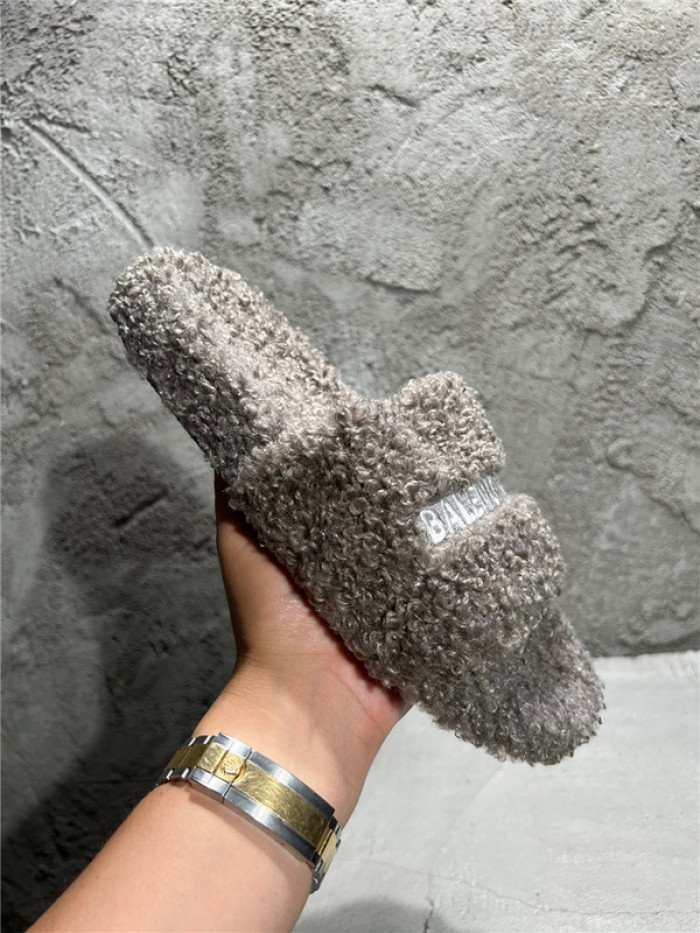 BLCG SLIPPERS