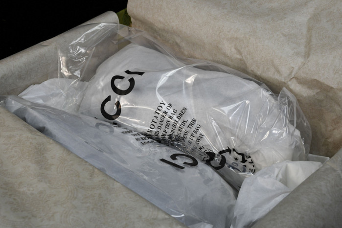 Gv*c sneaker