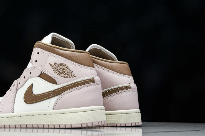 Air Jordan 1 Mid Feasts   BQ6472-620