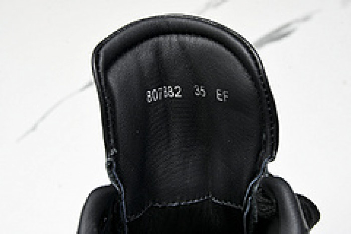 MQ Sneakers