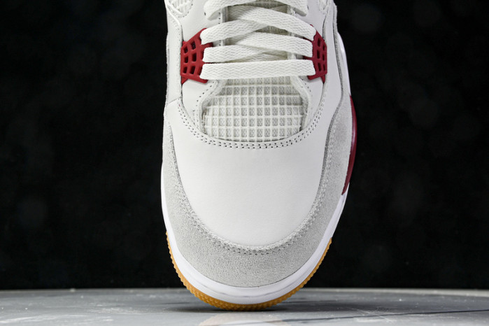 Nike SB x Air Jordan 4 Retro SP 