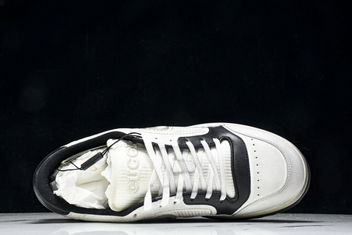 Gv*c sneaker
