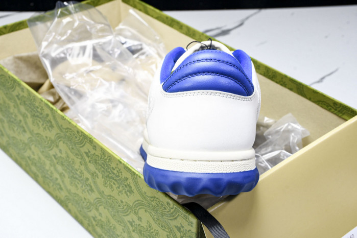 Gv*c sneaker