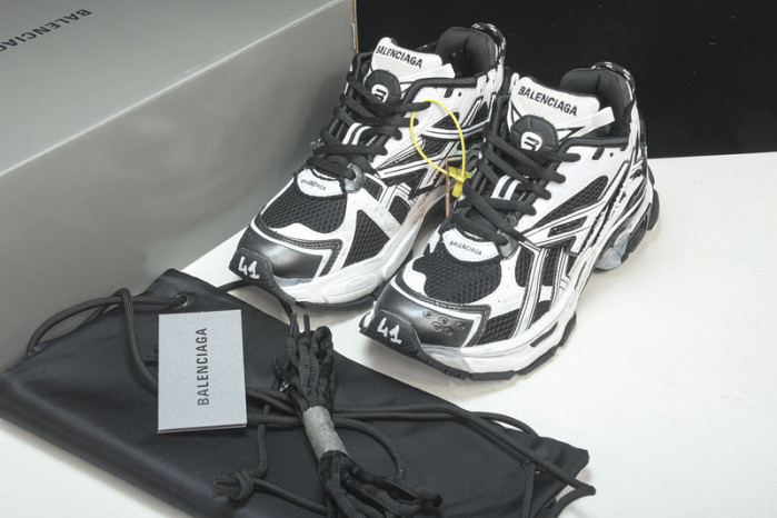 BLCG  RUNNER    Yeeshoes  22040702