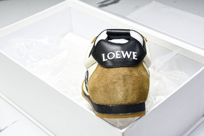 L*0ewe Ballet Runner  LW-FOR15