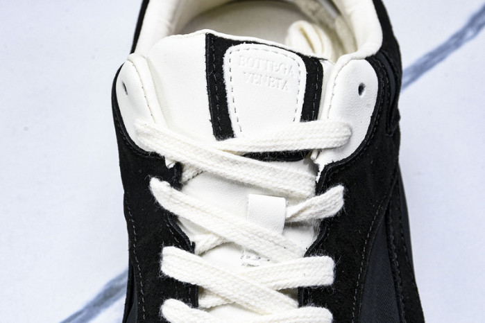b0tt*ga Ven*ta sneaker