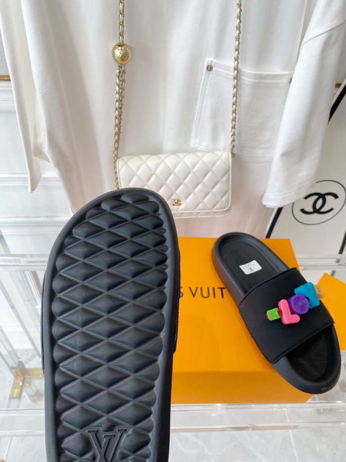 LV SLIPPERS