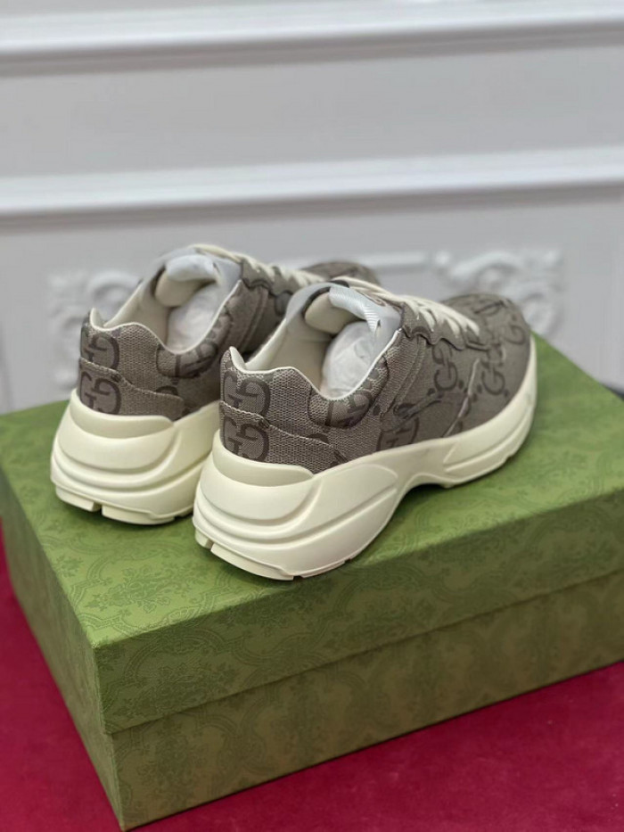 Gv*c sneaker