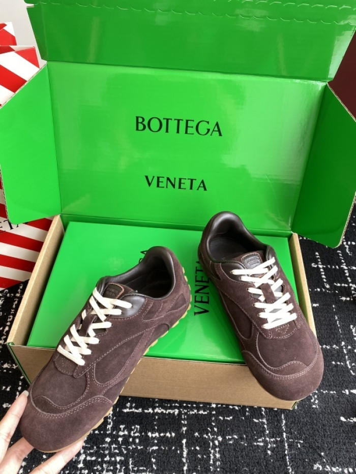 b0tt*ga Ven*ta sneaker