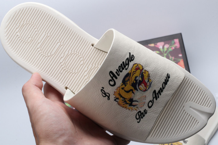 Gv*c slippers