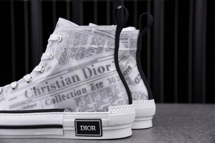 D10R B23 Oblique High Top Sneaker