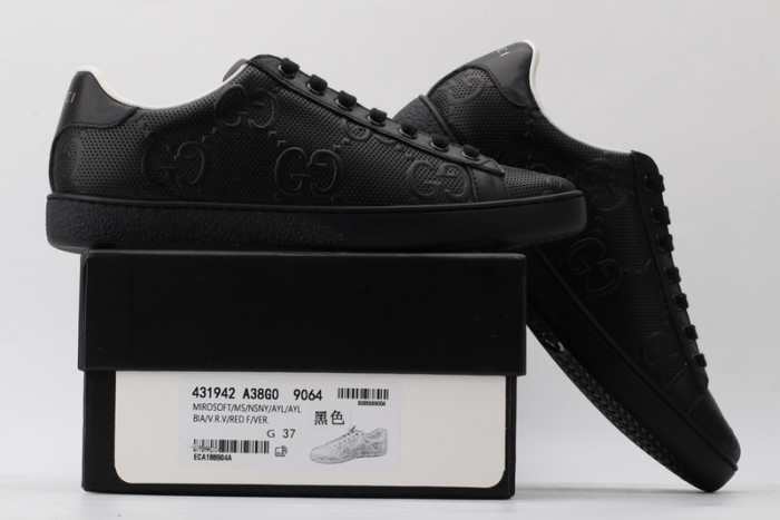 Gv*c ace embroidered low-top sneaker 431942a38g09065